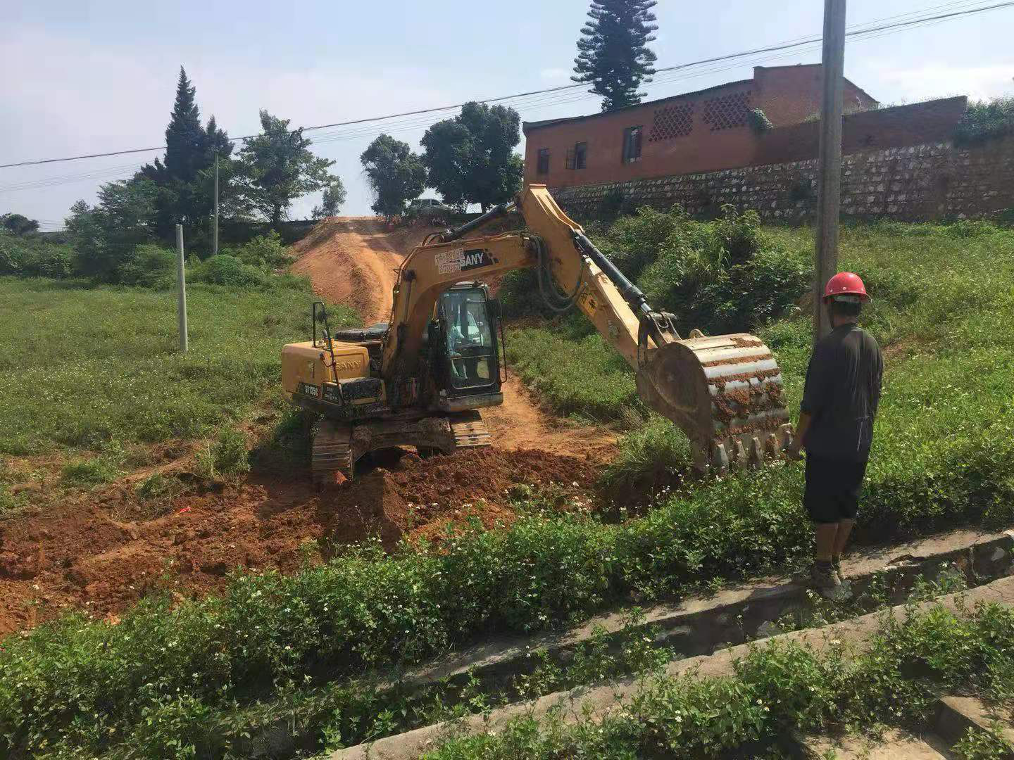 水塘哨水库下游段正在施工