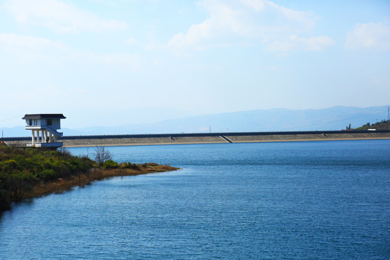 图为生机勃勃的大庄水库