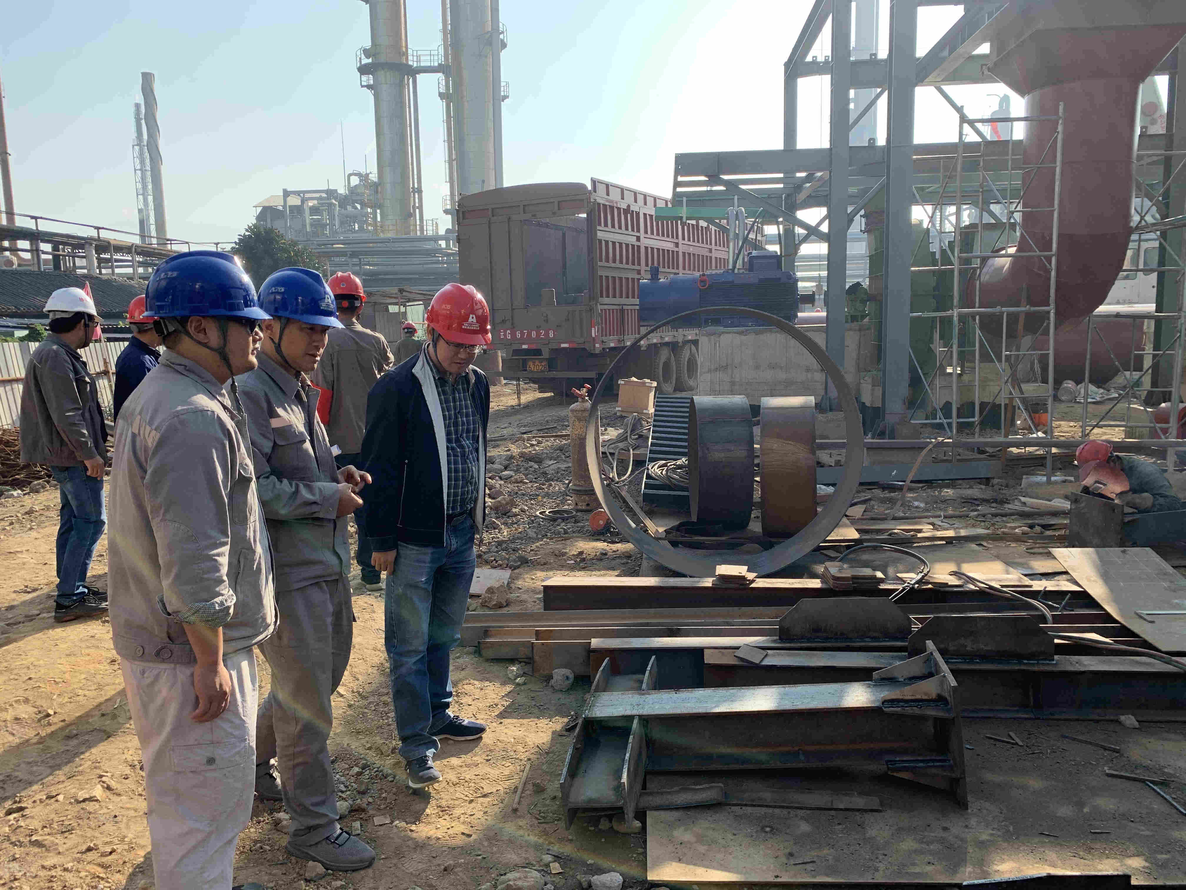 2019年11月15日鲍永亮副局长检查解化化工分公司